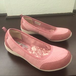 REDUCED!!!Women Skechers Classic Fit  Memory Foam